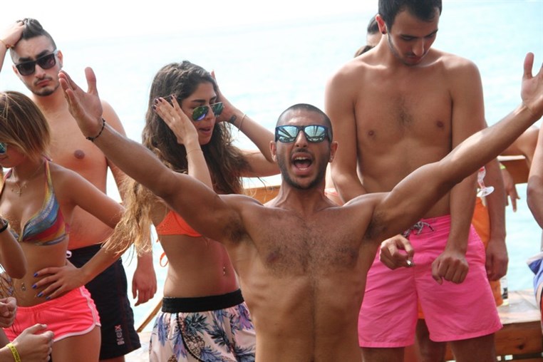 Cyan Beach Bar on Sunday